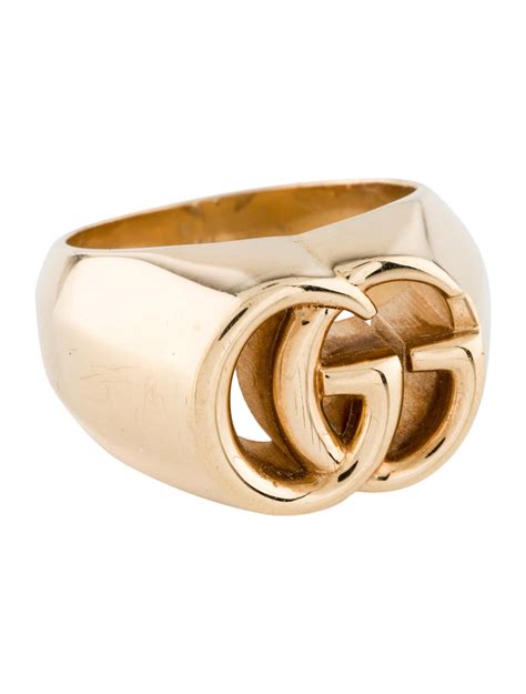 signet ring gucci